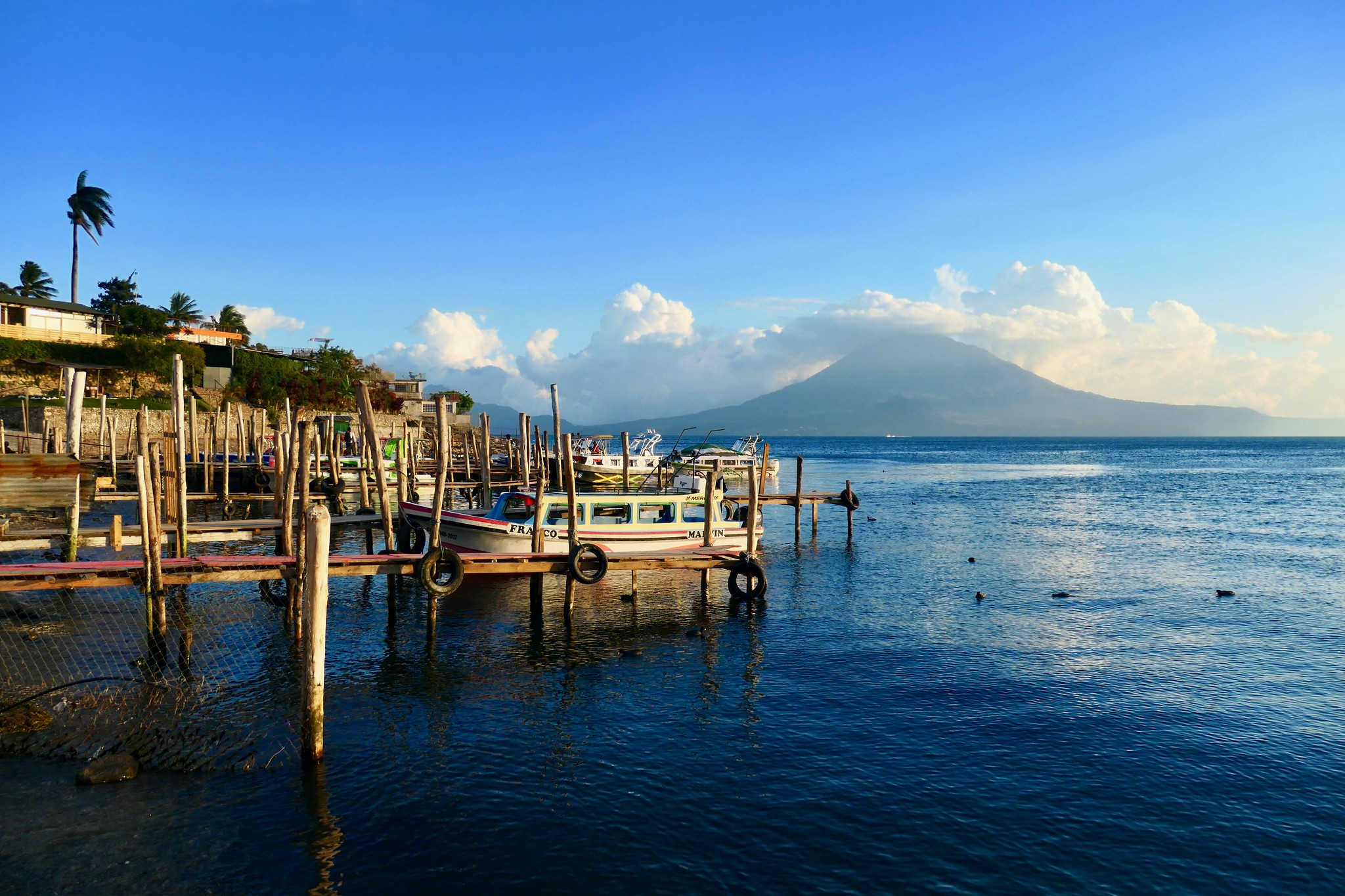 Boat docking area Panajachel - Tzanjuyu